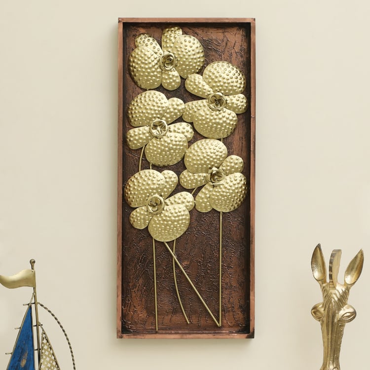 VEDAS Poppy Metal Flower Wall Accent