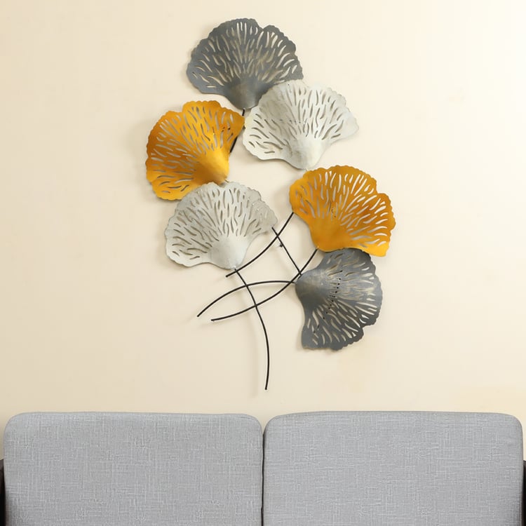 VEDAS Cora Metal Ginko Leaf Wall Accent