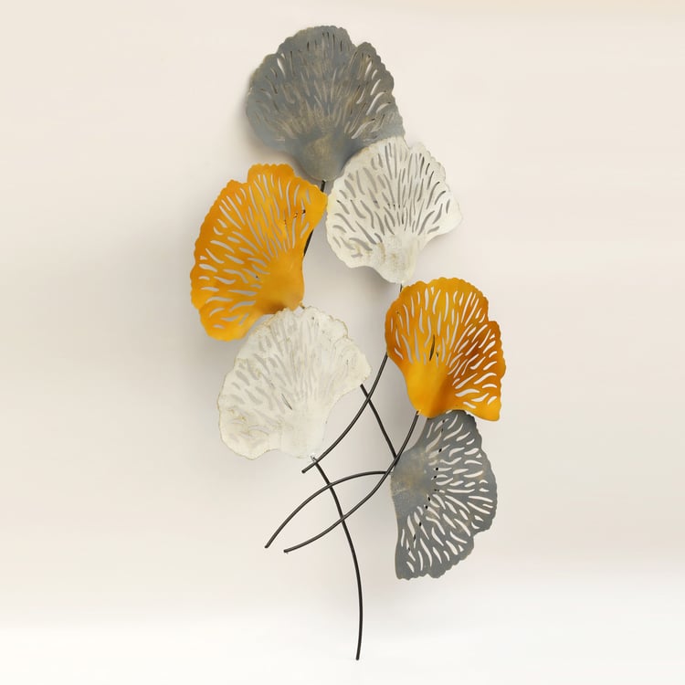 VEDAS Cora Metal Ginko Leaf Wall Accent