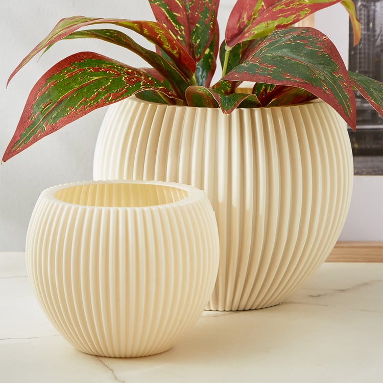 Lets Garden Polyethylene Ribbed Floor Planter