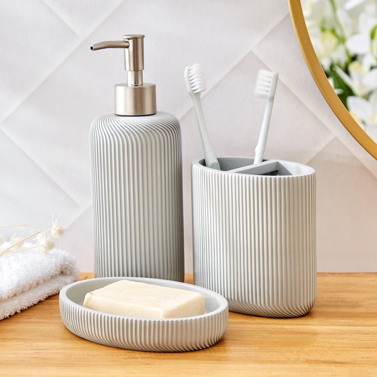 Nova Grey Whisper Polyresin Ribbed Tooth Brush Holder