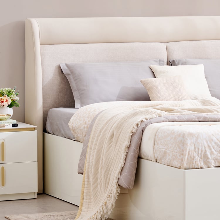 Senorita Shyla King Bed with Hydraulic Storage - Cream