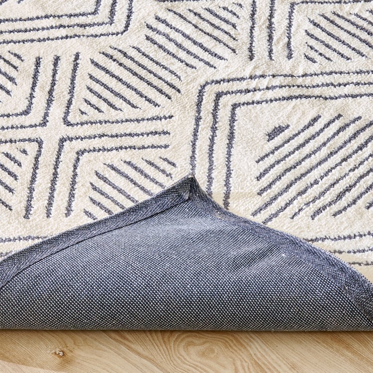 Savanna Vector Knitted Carpet - 210x150cm