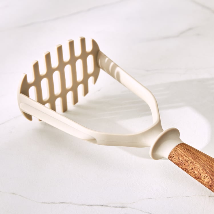 Chef's Pride Cerro Potato Masher with Wooden Handle