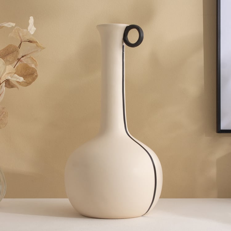 Acroma Est Hae Ceramic Vase