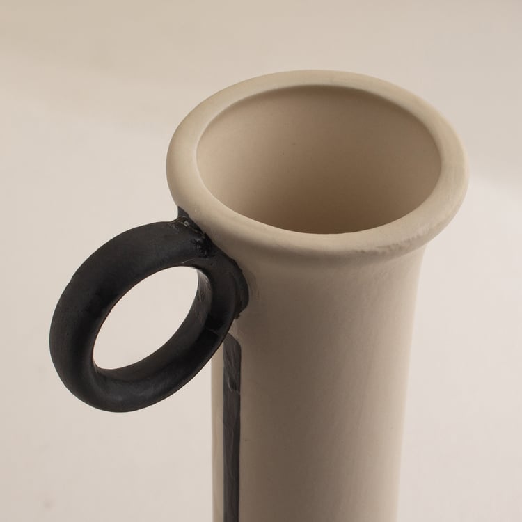 Acroma Est Hae Ceramic Vase