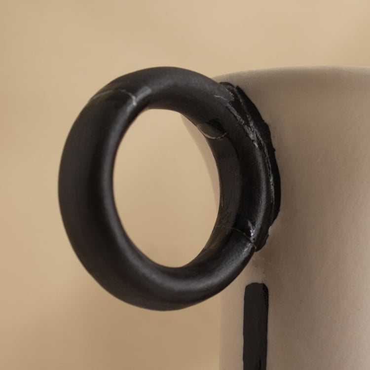 Acroma Est Hae Ceramic Vase