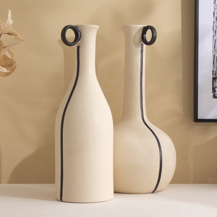 Acroma Est Hae Ceramic Vase