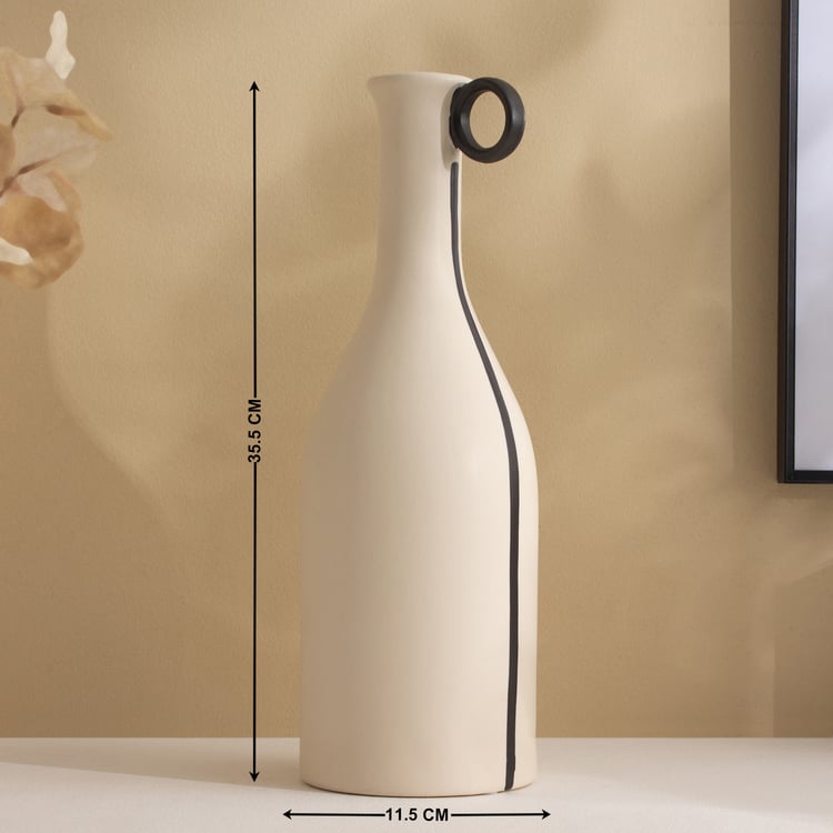 Acroma Est Hae Ceramic Vase
