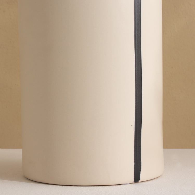Acroma Est Hae Ceramic Vase