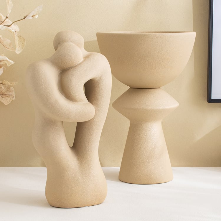 Acroma Est Hitch Ceramic Couple Figurine