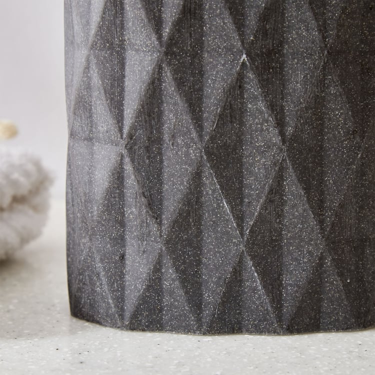 Nova Ashfall Pyramid Polyresin Tooth Brush Holder