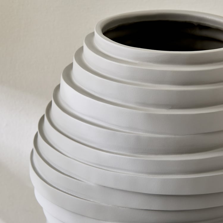 Romo Est Noel Polyresin Vase
