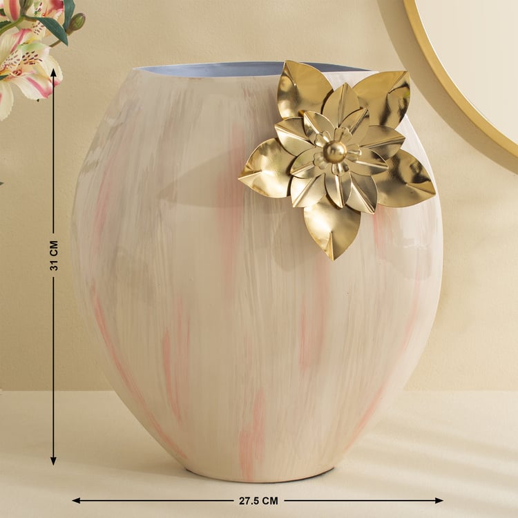 Tamaira Colt Metal Floral Vase