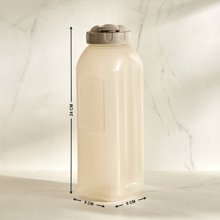 Fiesta Poppy Set of 3 Polypropylene Fridge Bottles - 1.2L