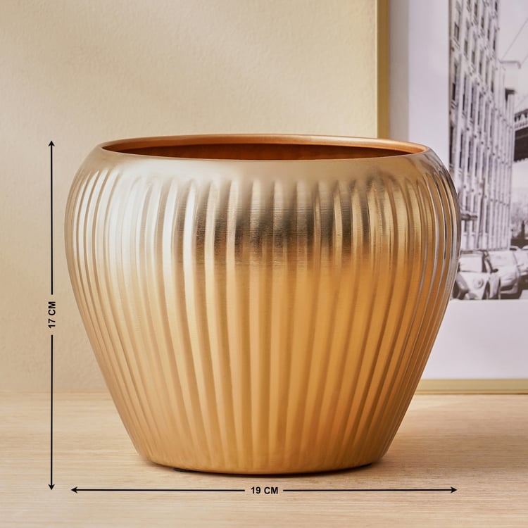 Gloria Amaze Metal Ribbed Planter