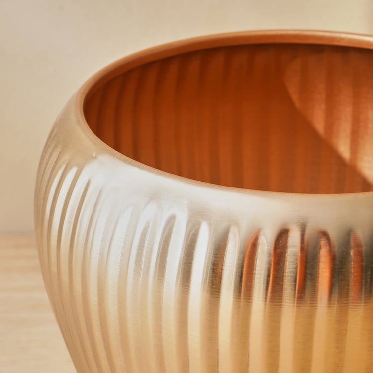Gloria Amaze Metal Ribbed Planter