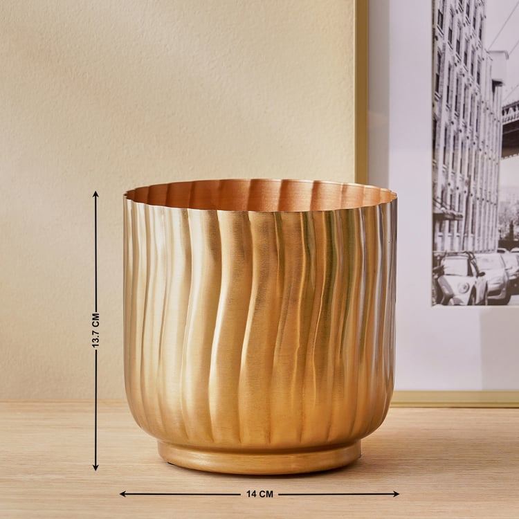 Gloria Amaze Metal Ribbed Planter