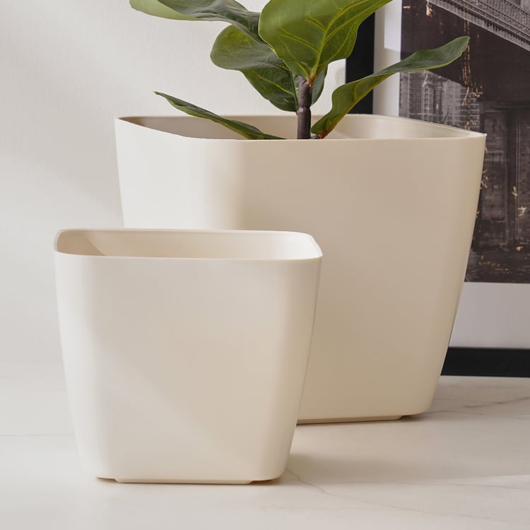 Gloria Requisite Floor Planter