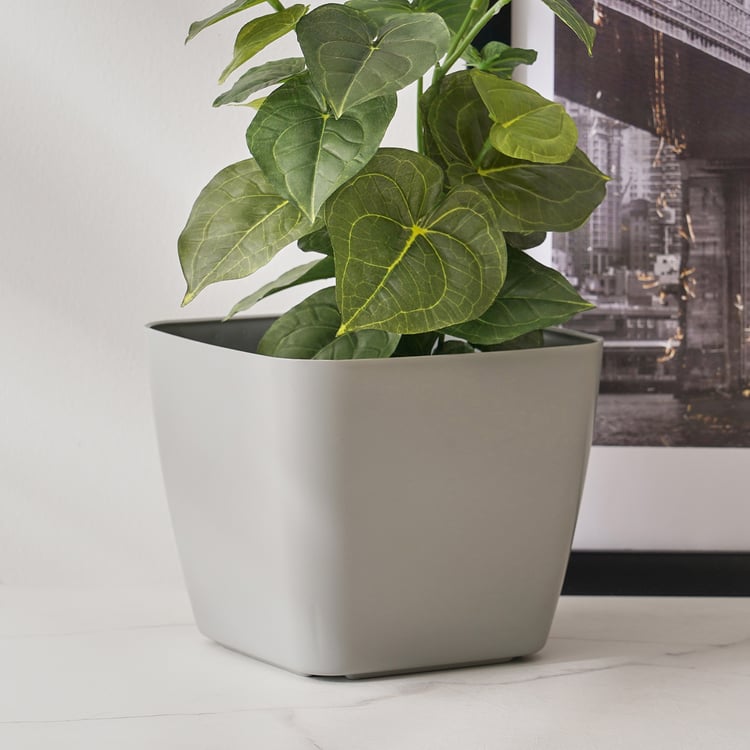 Gloria Requisite Floor Planter