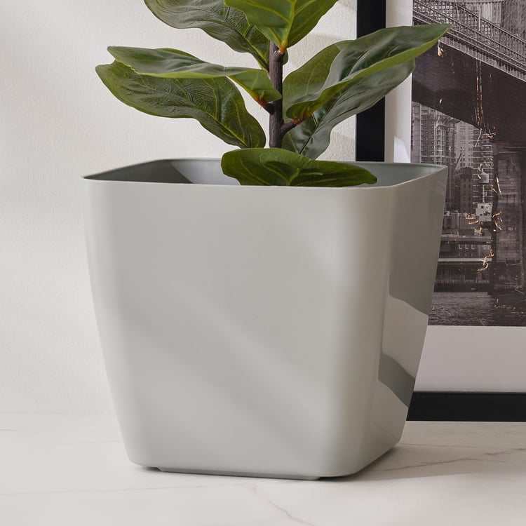Gloria Requisite Floor Planter