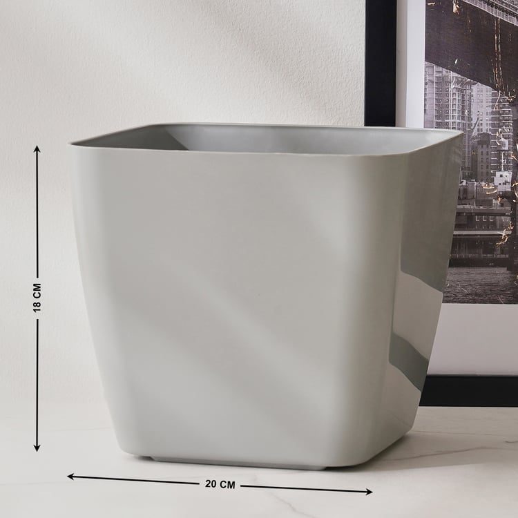 Gloria Requisite Floor Planter