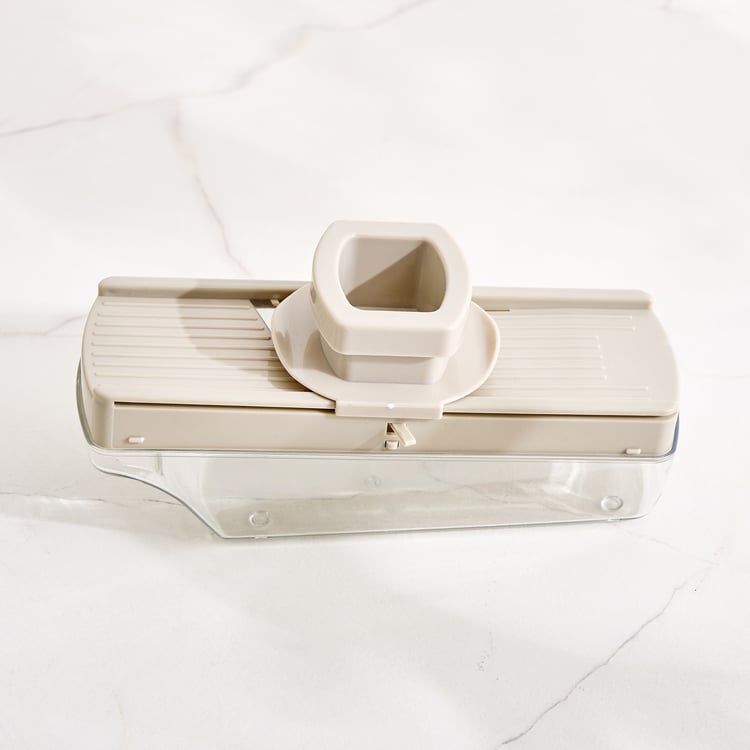 Rosemary Cove Polypropylene Dry Fruit Chopper with Storage