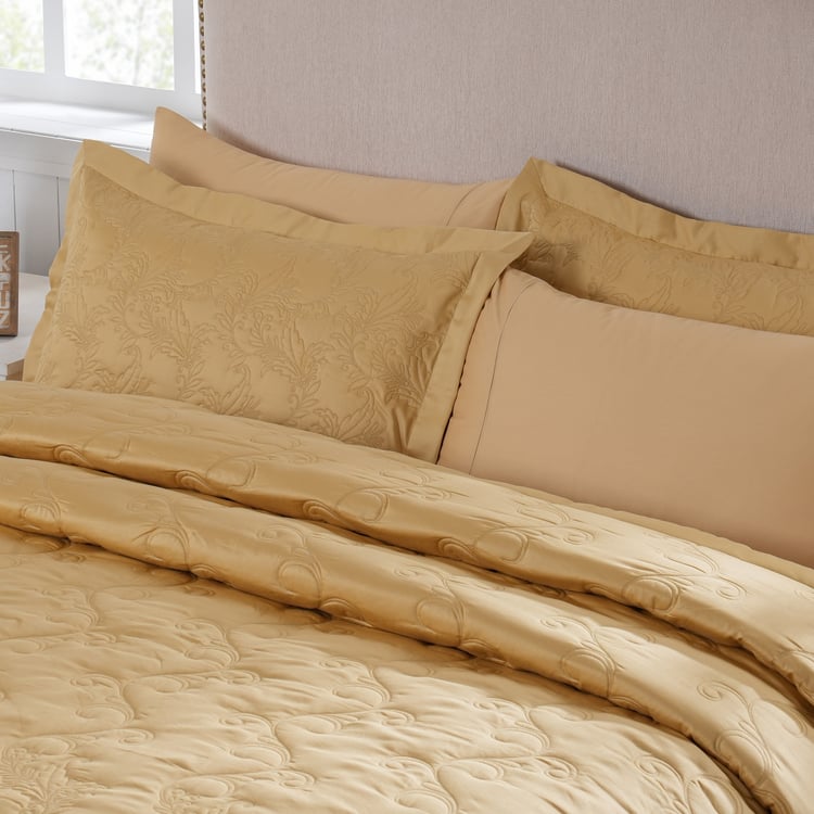 MASPAR Classical Ornate Cotton Embroidered Double Quilt