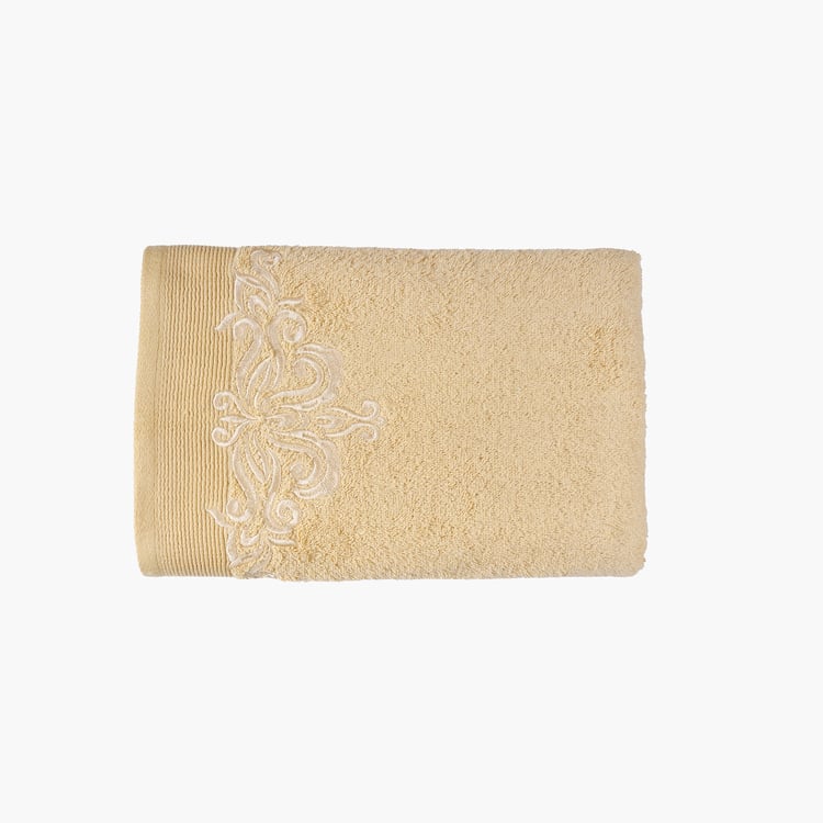 MASPAR Classical Ornate Cotton Embroidered Bath Towel - 140x70cm