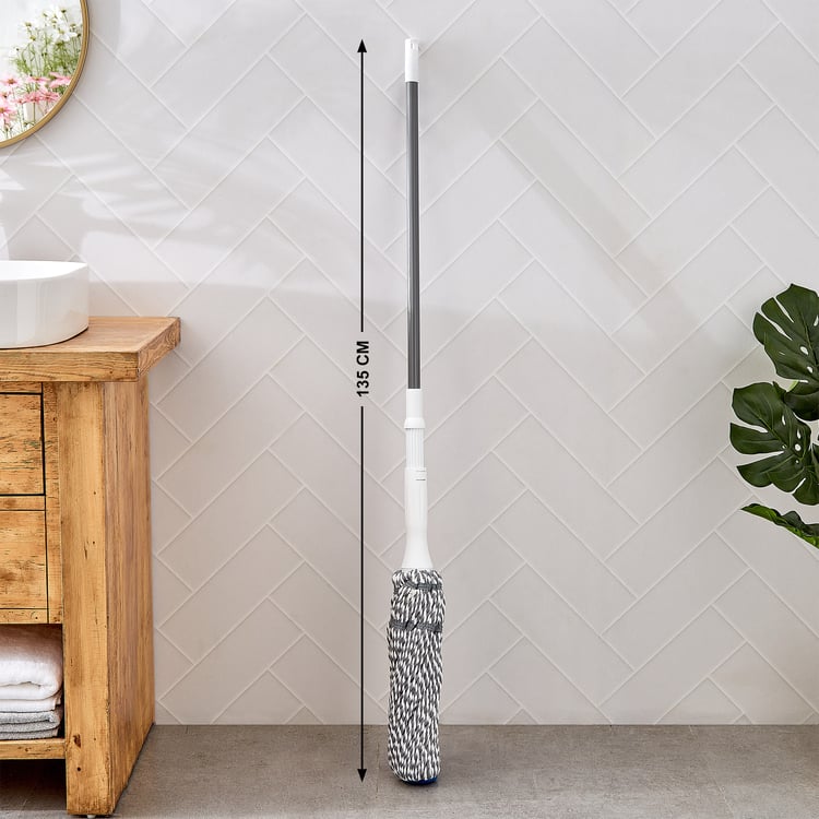 Indus Reno Polypropylene Extendable Twist Mop