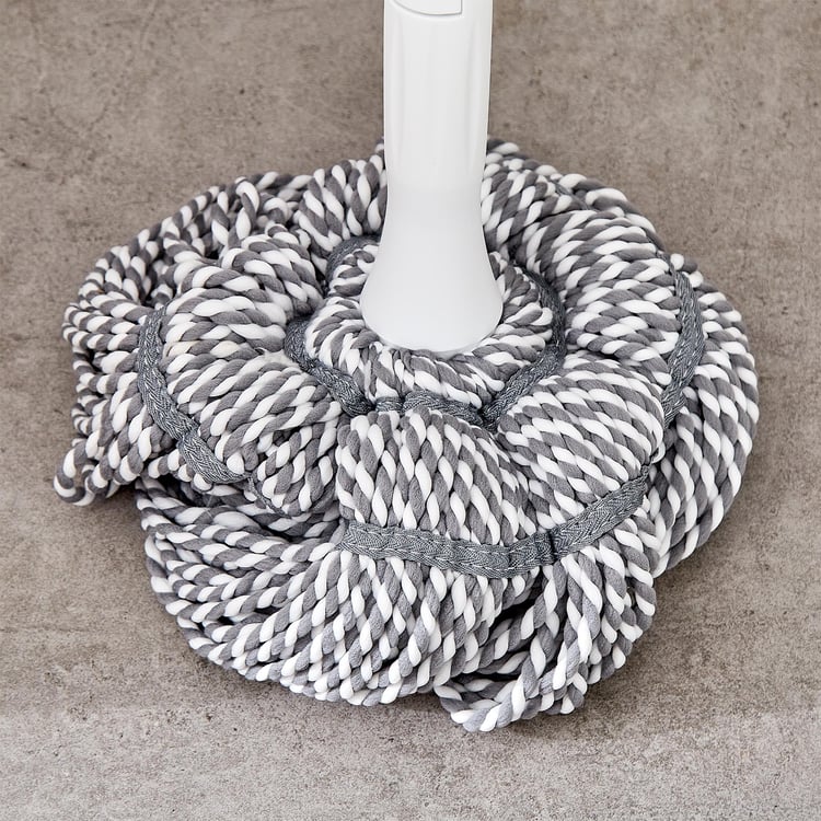 Indus Reno Polypropylene Extendable Twist Mop