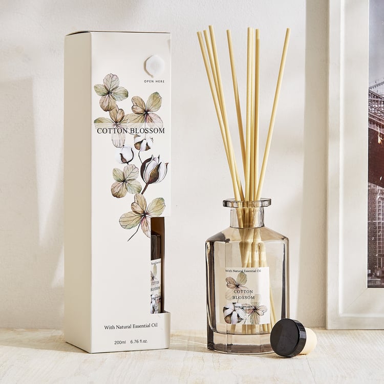 Utopia Refresh Bouquet Cotton Blossom Reed Diffuser Set