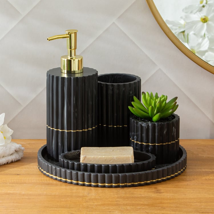 Monique Marco 5-Piece Ribbed Polyresin Bathroom Set
