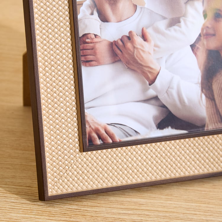 Photomontage Shack Photo Frame - 21x26cm