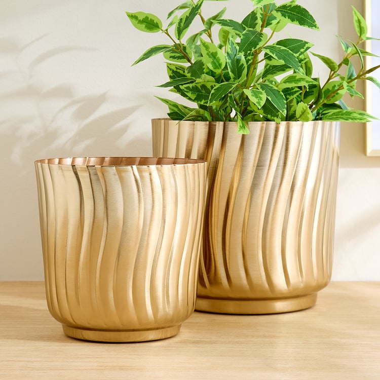 Gardenia Fest Metal Swirl Planter - Large
