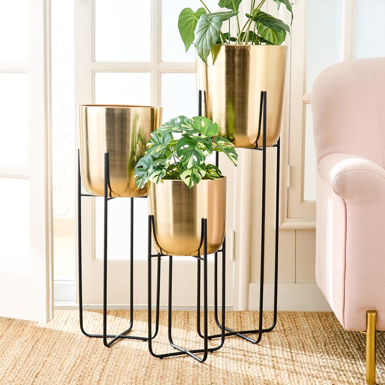 Gardenia Fest Set of 3 Metal Floor Planters with Stand
