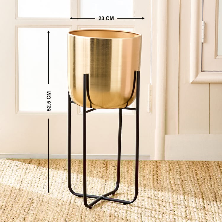 Gardenia Fest Set of 3 Metal Floor Planters with Stand