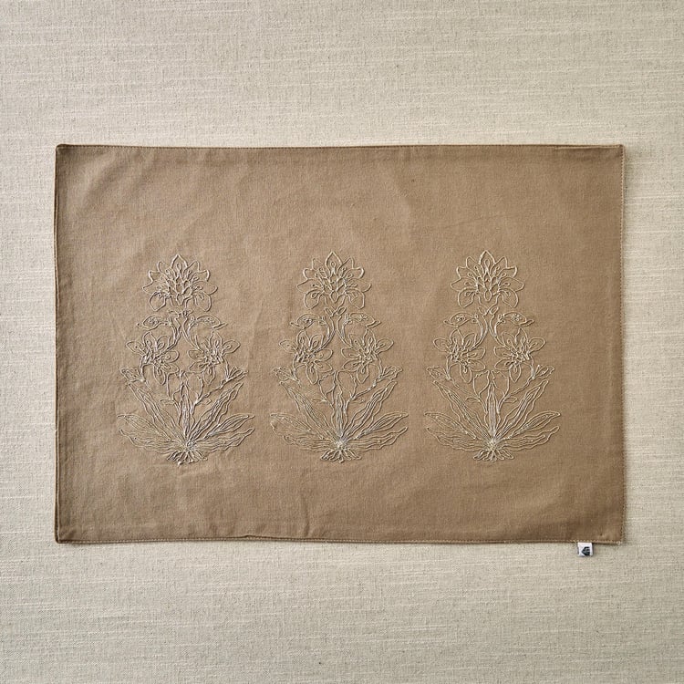 Glimmer Cotton Floral Embroidered Placemat