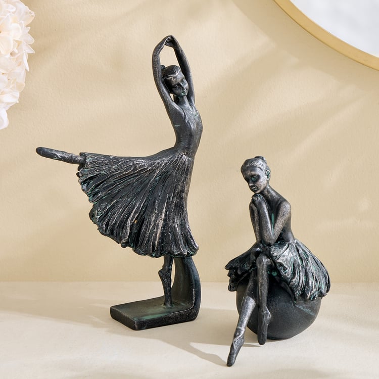 Splendid Barbara Polyresin Lady Figurine