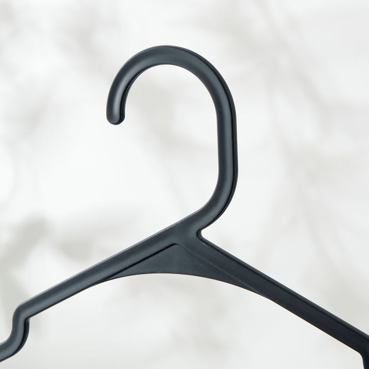 Nomad Riegel Arbek Set of 10 Polypropylene Clothes Hangers