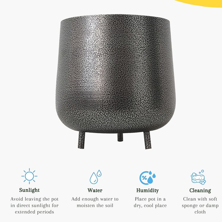 HOMESAKE Set of 2 Metal Planters