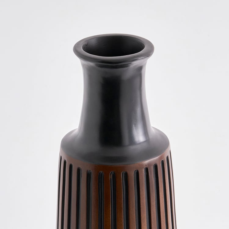 Bernina Mord Ribbed Polyresin Floor Vase