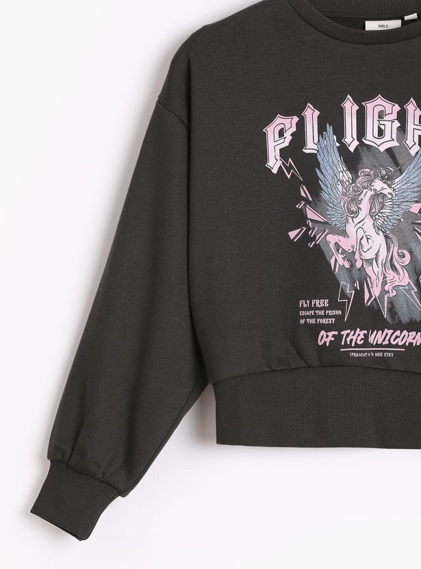 Juniors Unicorn Print Sweatshirt with Long Sleeves and Crew Neck