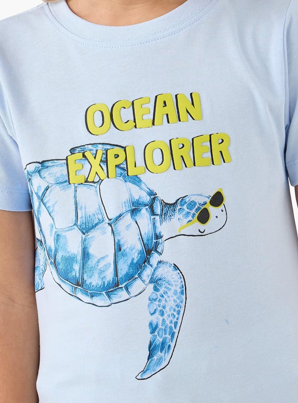 Juniors Graphic Print Crew Neck T-shirt with Short Sleeves