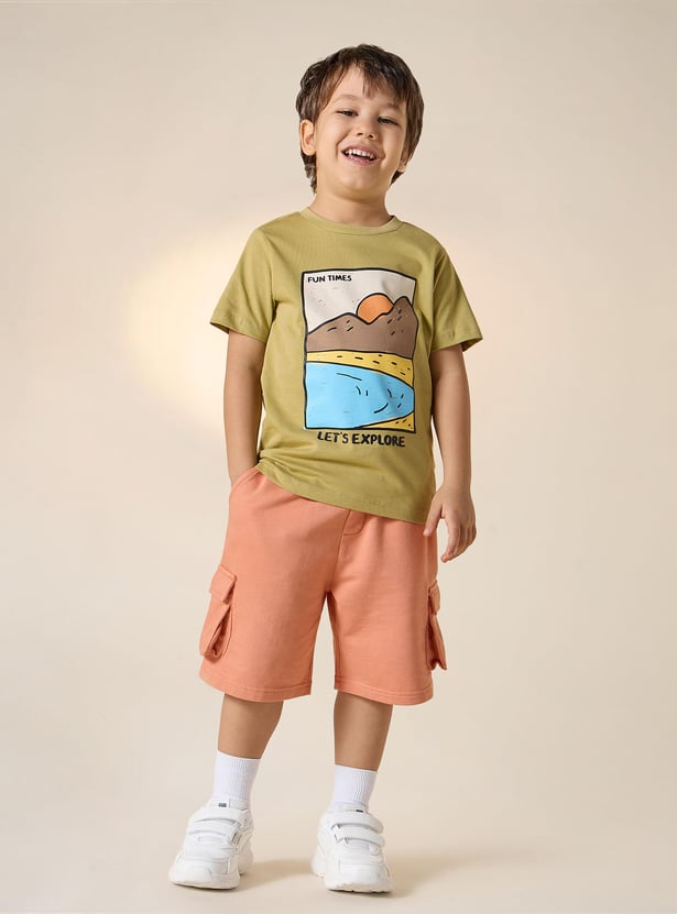 Juniors Graphic Print T-shirt with Short Sleeves