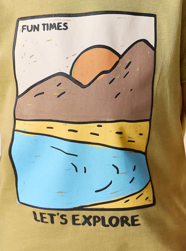 Juniors Graphic Print T-shirt with Short Sleeves