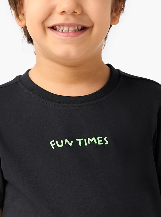 Juniors Typographic Print Crew Neck T-shirt with Short Sleeves