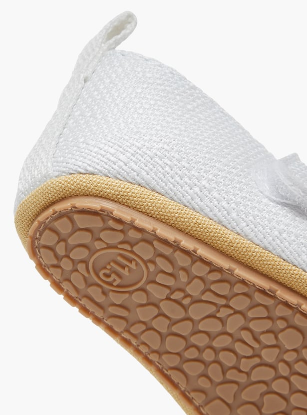 Juniors Bow Detail Booties with Velcro Closure