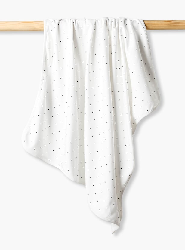 Juniors Heart Print Hooded Receiving Blanket