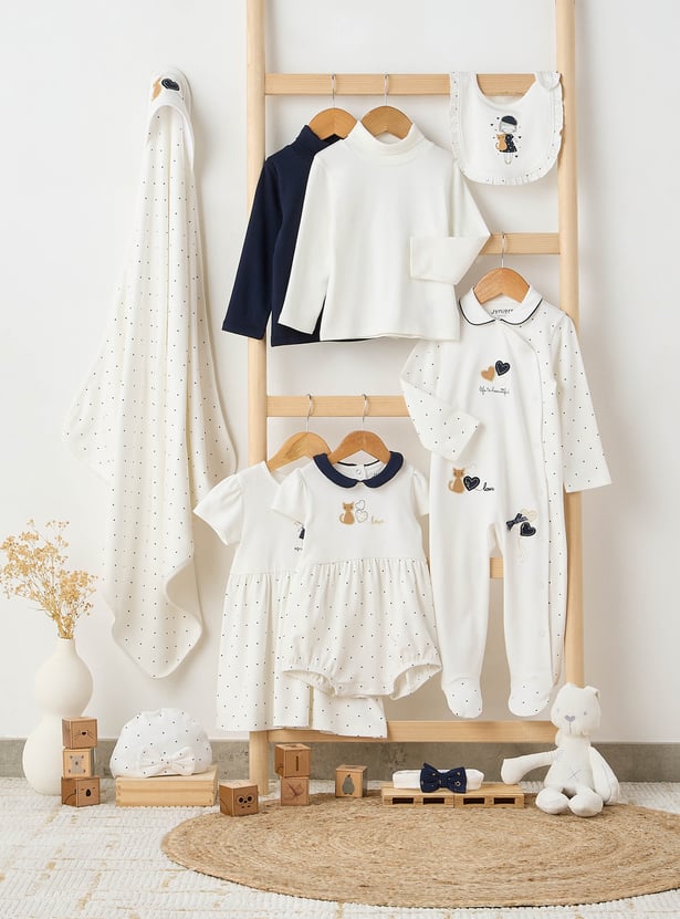 Juniors Heart Print Hooded Receiving Blanket